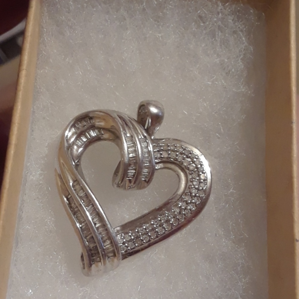 Pendant - Picture 2 of 2
